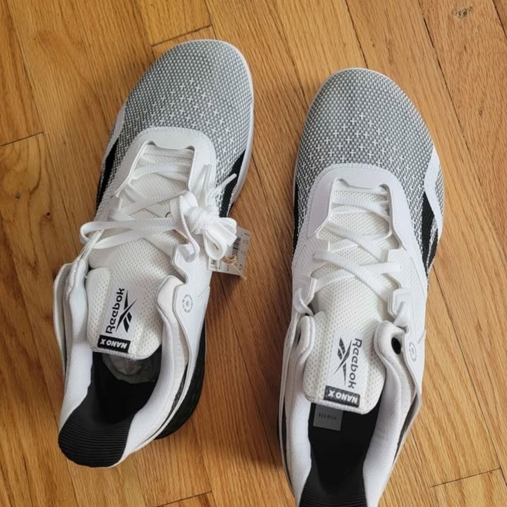 Reebok Men's Gray and White Athletic Shoes